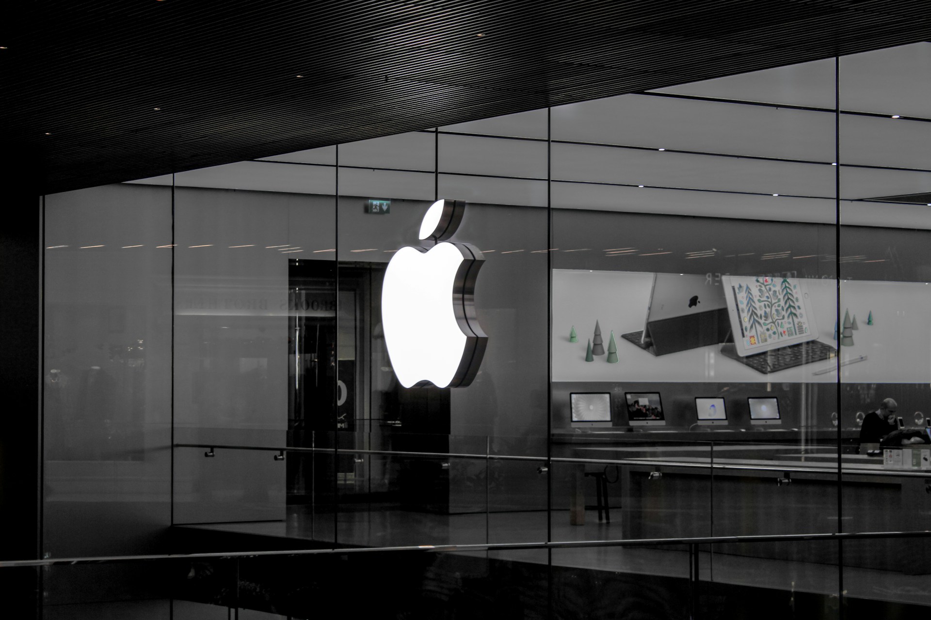 Apple has bought a French startup that creates AI and computer vision technology - Media