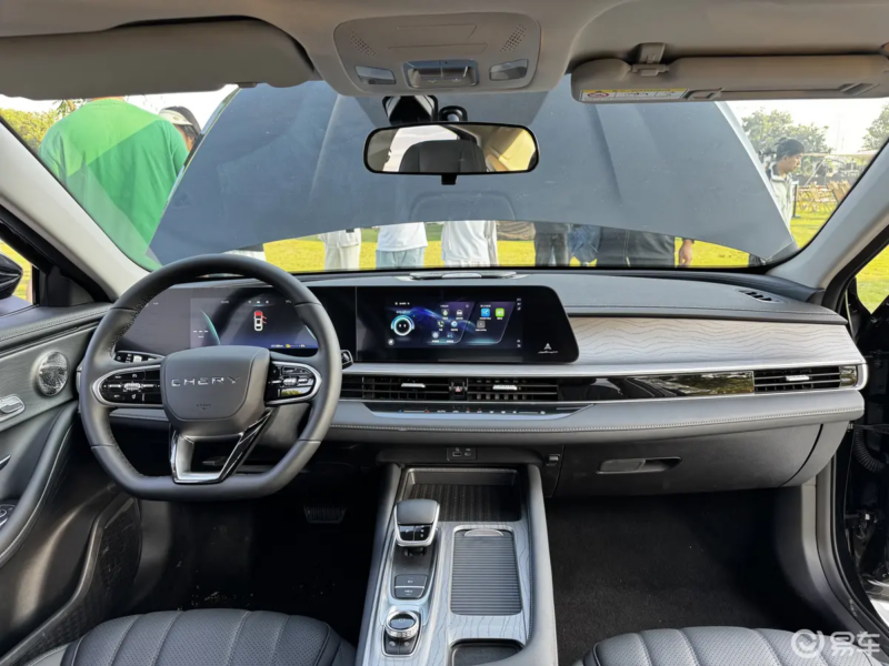 Intérieur de la Chery Fulwin A8 2025