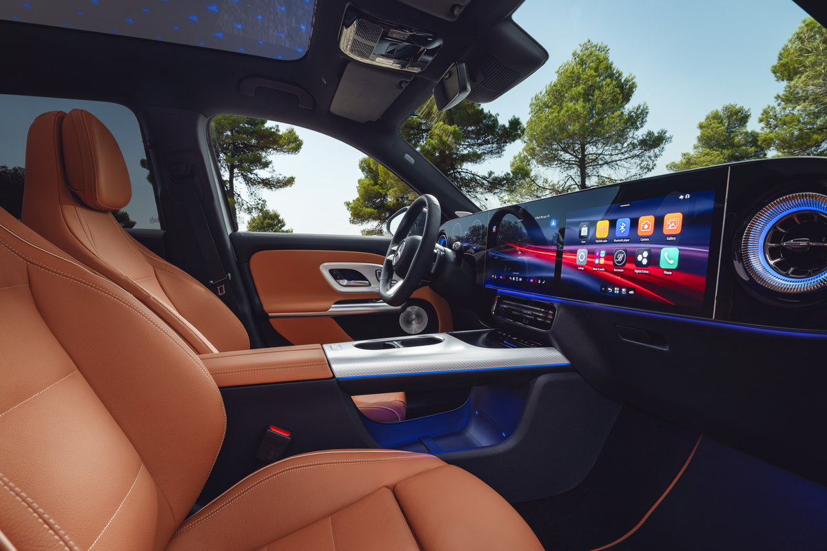 Mercedes-Benz GLB интерьеры