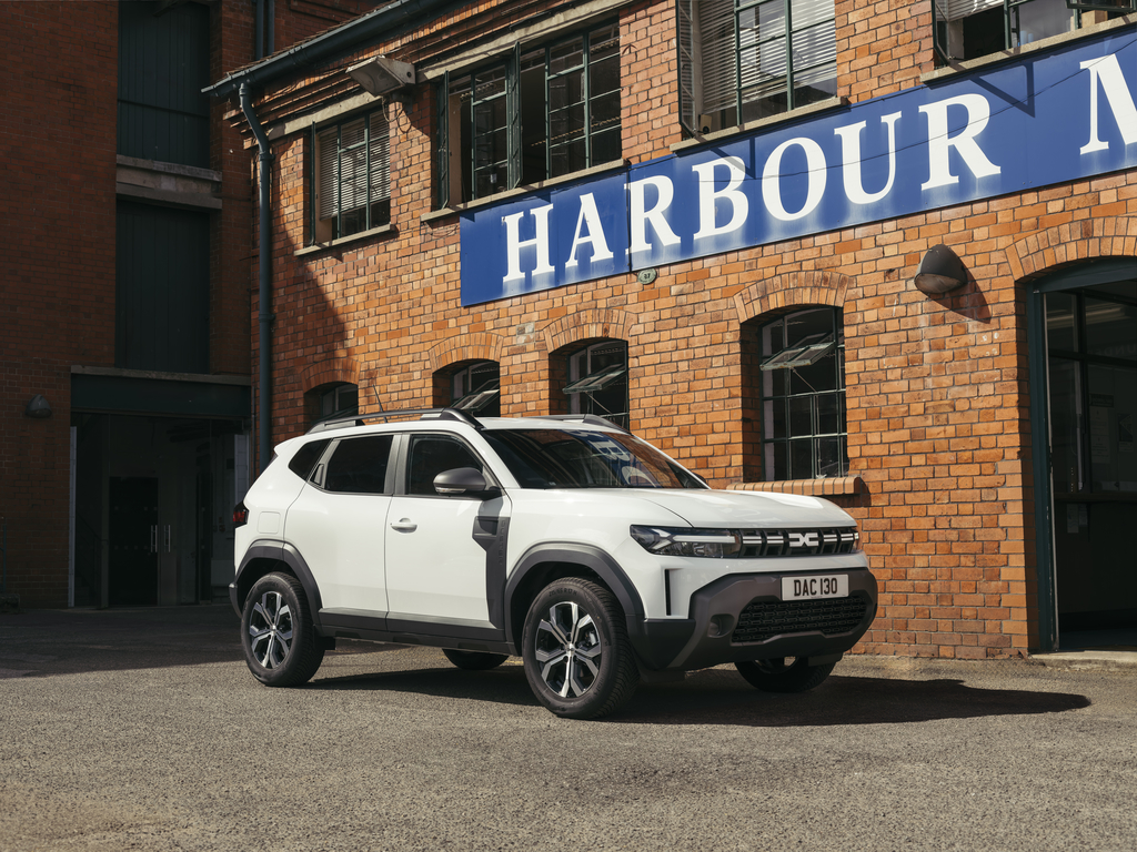 Панорама интерьера Dacia Duster Cargo