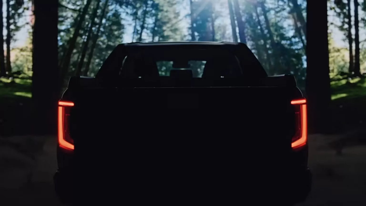 Teaser of the new Toyota Hilux 6