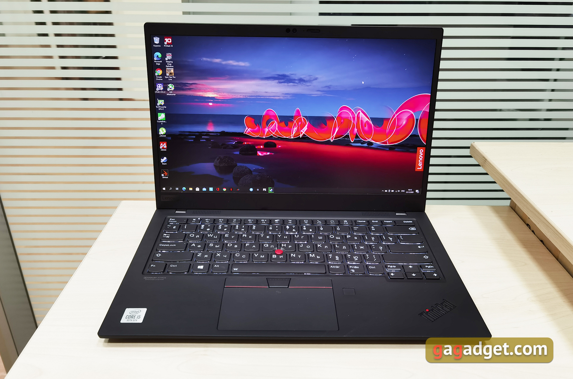 Обзор Lenovo ThinkPad X1 Carbon 8th Gen: нестареющая бизнес-классика-4