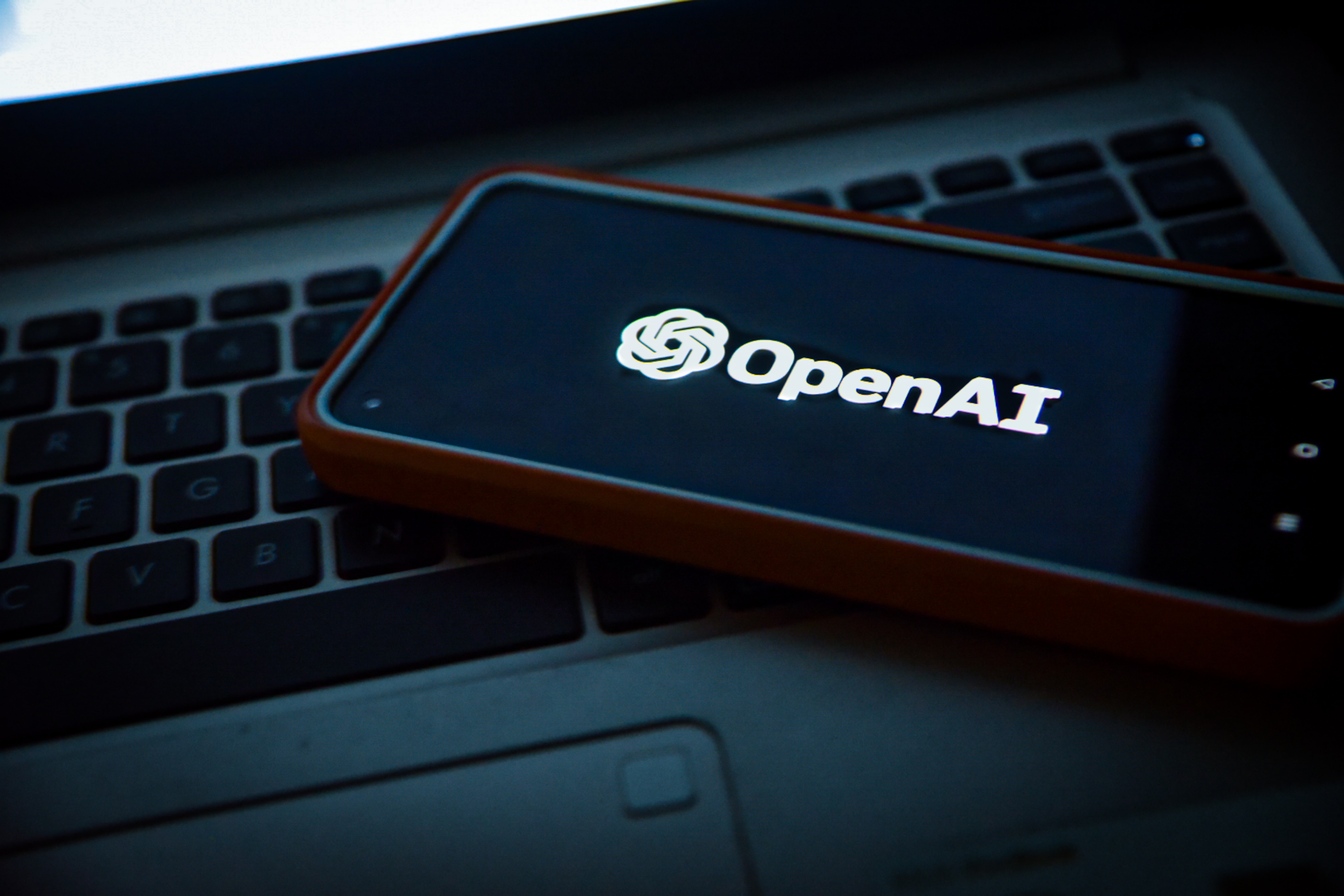 OpenAI достигнет оценки в $90 млрд, если разрешит сотрудникам продать свои акции — СМИ