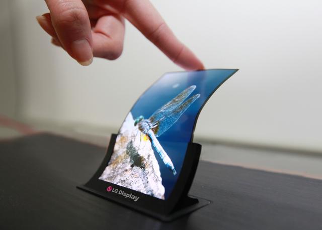 Новинки LG: гибкий 5" OLED-дисплей и 14-дюймовый экран на 2560x1440 точек Новинки LG: гибкий 5" OLED-дисплей и 14-дюймовый экран на 2560x1440 точек
