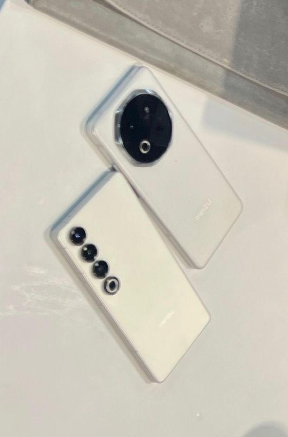 Прототип Meizu 22 на презентации