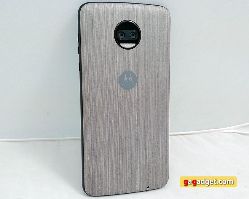 moto-z2-force-14.jpg
