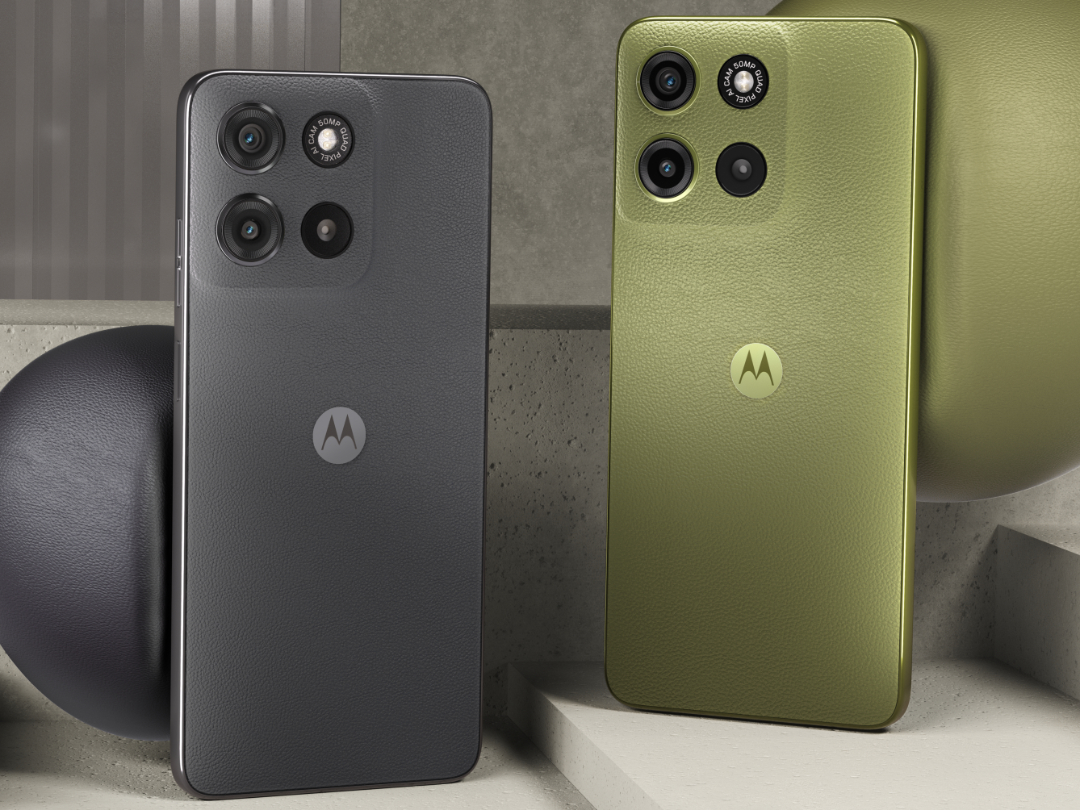 Moto G15 Power in Gravity Grey and Iguana Green colours