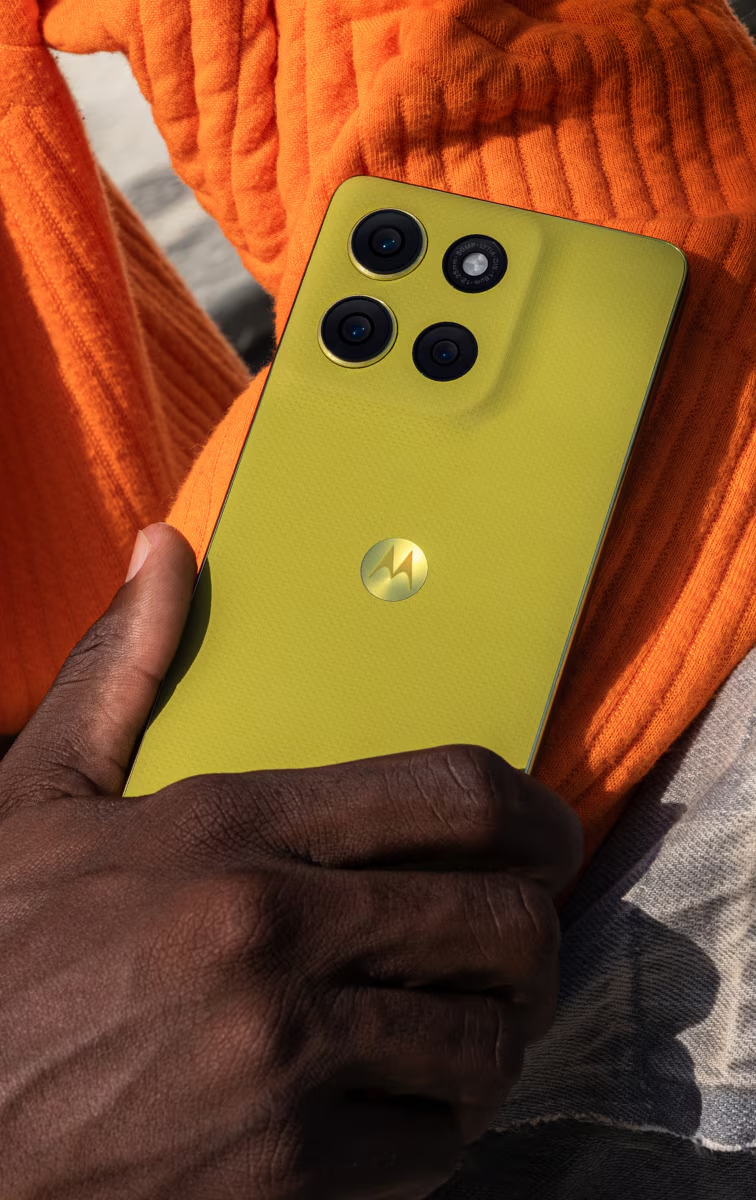 Дизайн Moto G86 Power в кольорі Зелена Пасіка