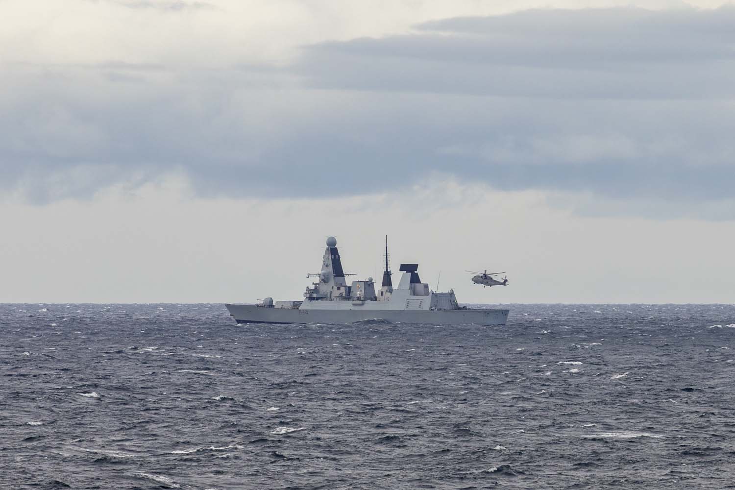 The flagship aircraft carrier HMS Queen Elizabeth, carrying fifth-generation F-35 Lightning II fighters, successfully conducted a series of simulated strike missions off the coast of Norway-7