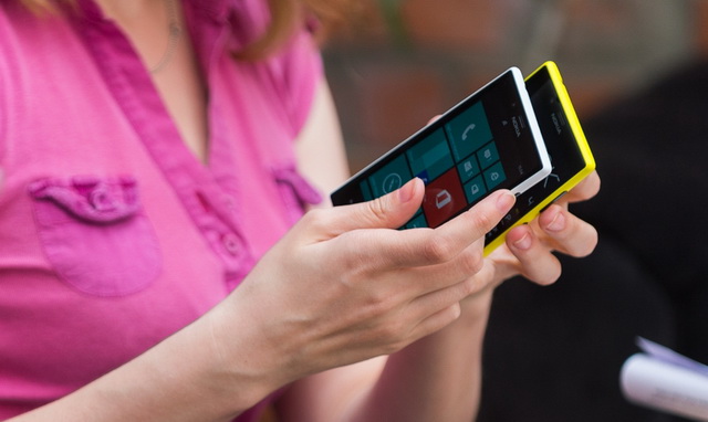 Обзор Nokia Lumia 720 -4