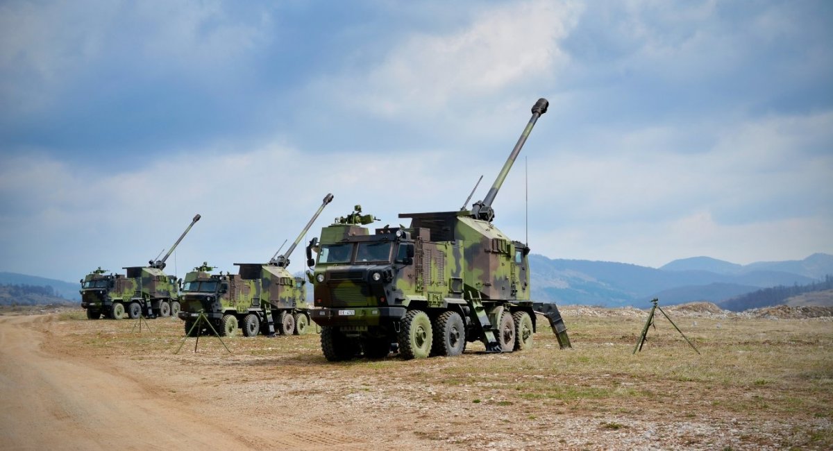 Serbian 155 mm Nora B52 self-propelled guns
