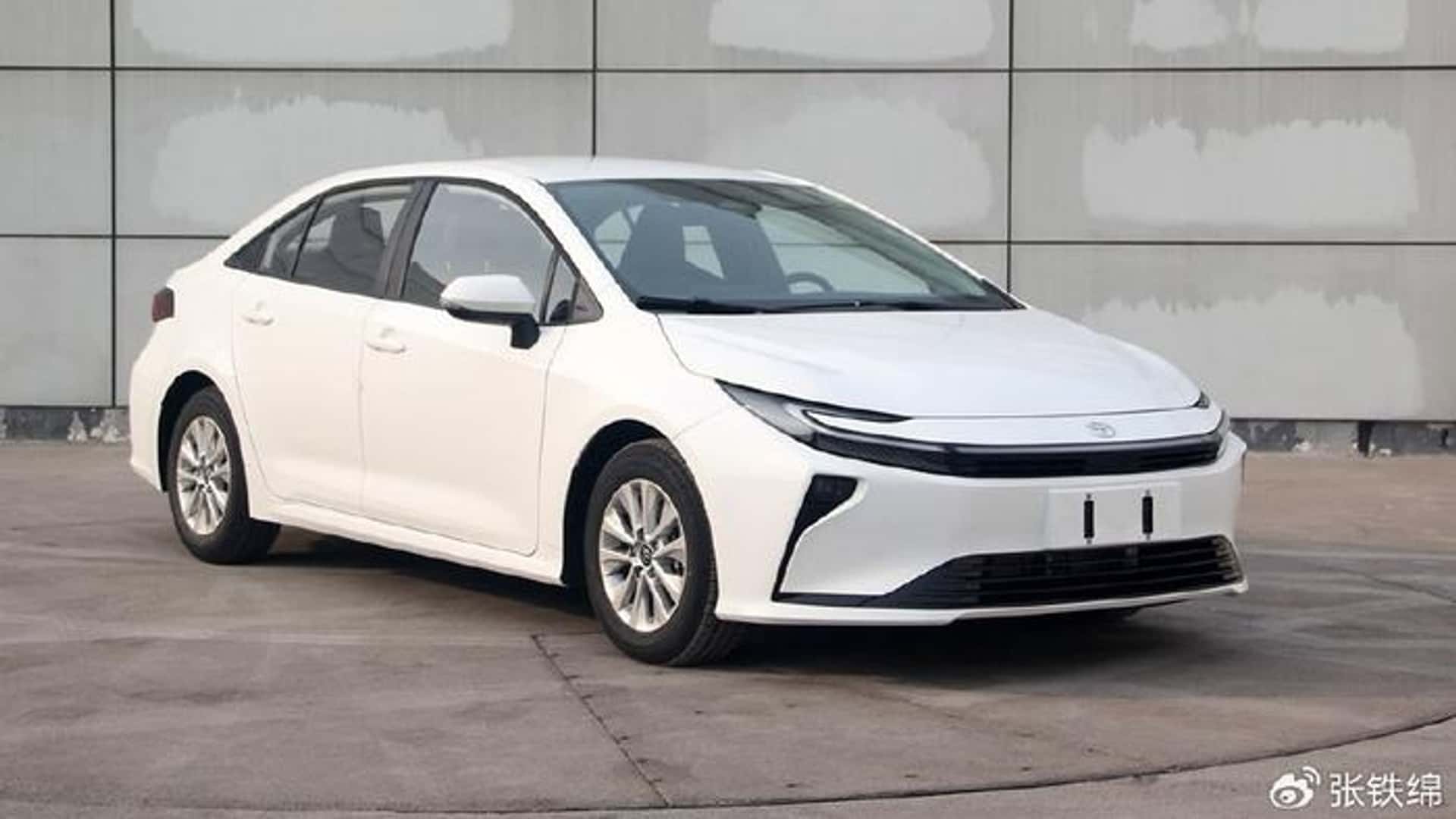 Обновление Toyota Corolla: передняя часть
