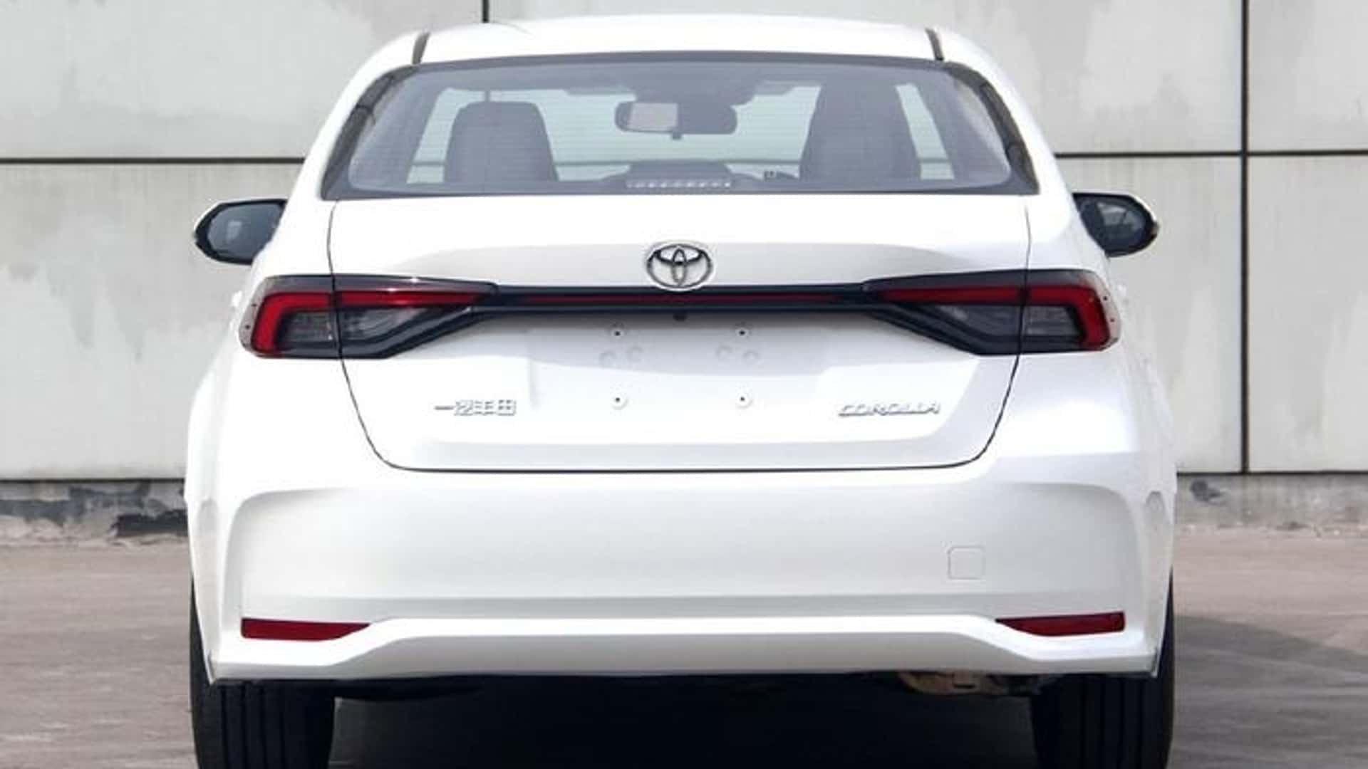 Обновление Toyota Corolla: новые фары