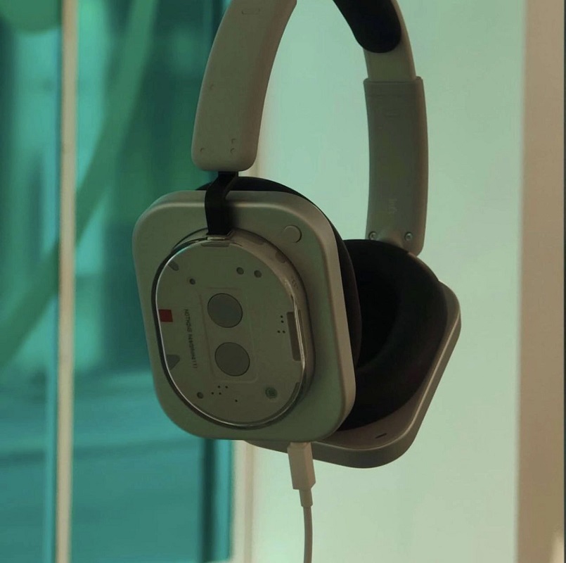 Стильні деталі Nothing Headphone (1)
