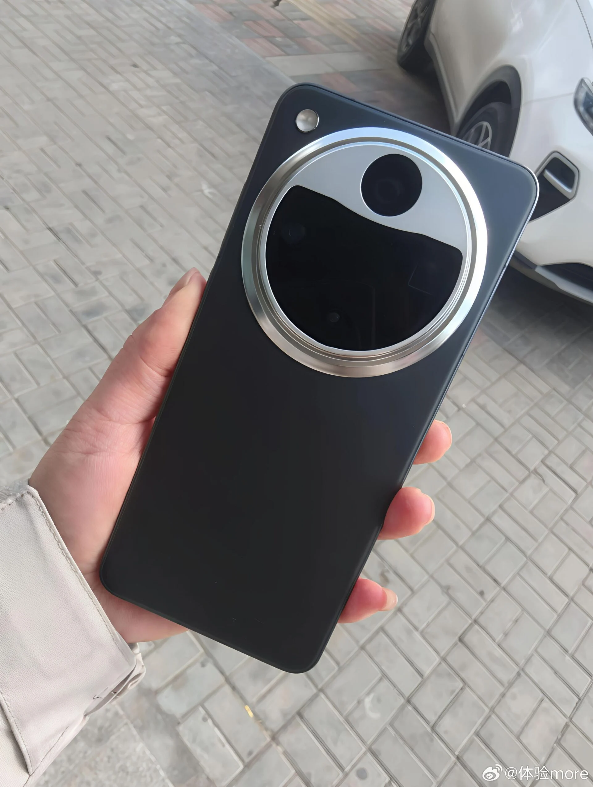 Дизайн Oppo Find X8 Ultra