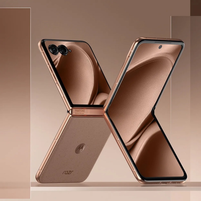 Motorola Razr 50 Ultra in Mocha Mousse