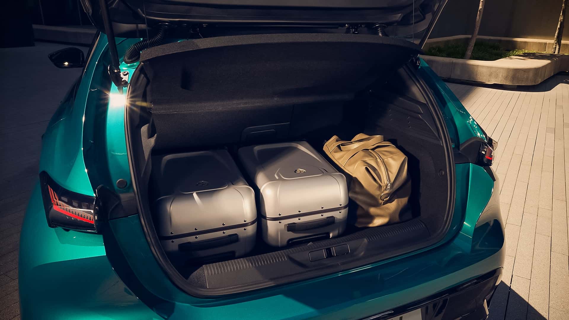 Peugeot 308 в движении