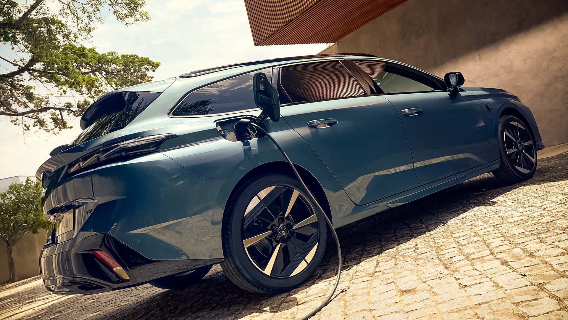Обновленный Peugeot 308 SW, дизайн спереди