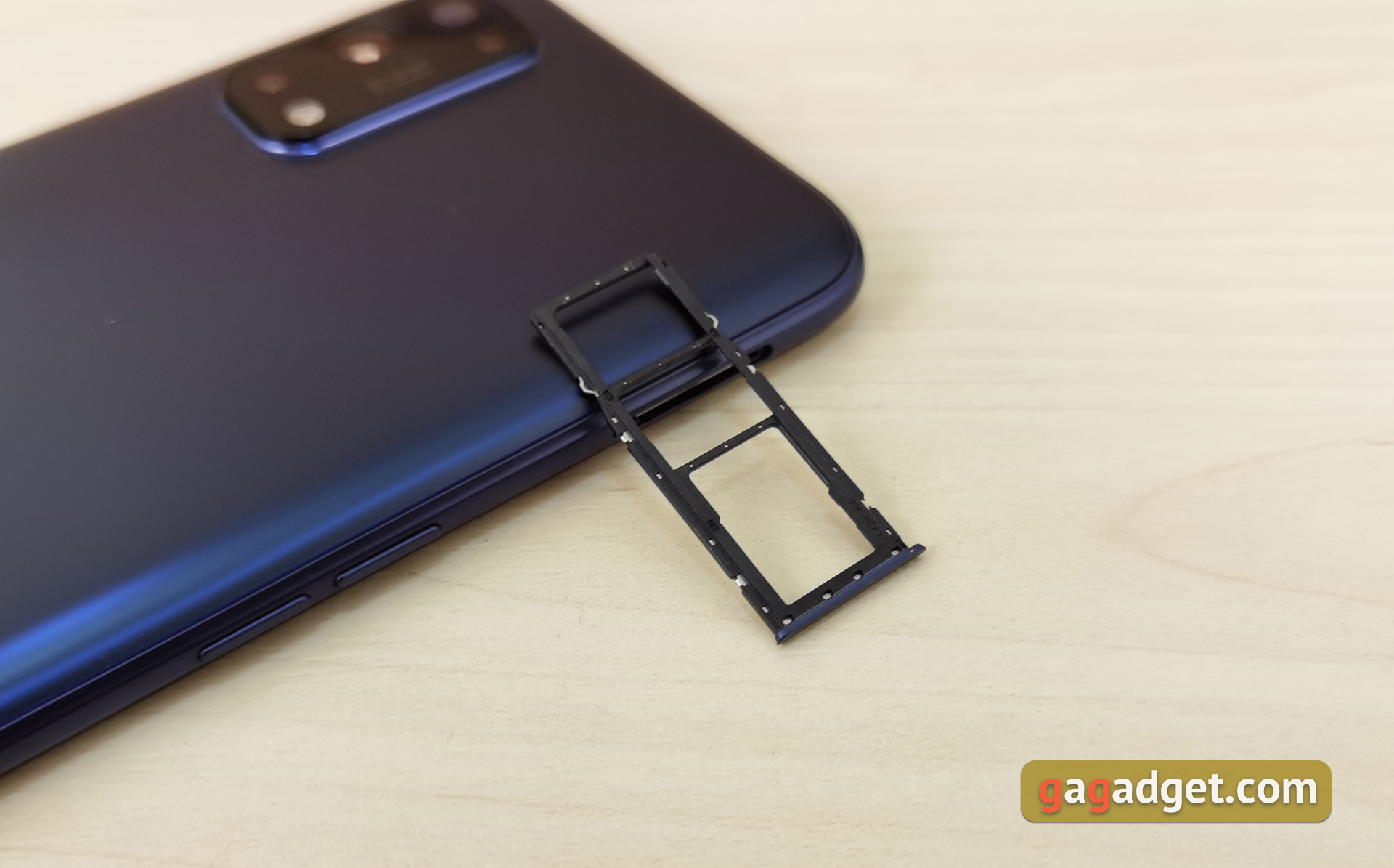 Обзор realme 7 Pro: AMOLED-дисплей, Snapdragon, NFC и молниеносная зарядка-11