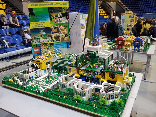 Попадание в робо-сказку: фоторепортаж с фестиваля робототехники «Robotica 2013»-6