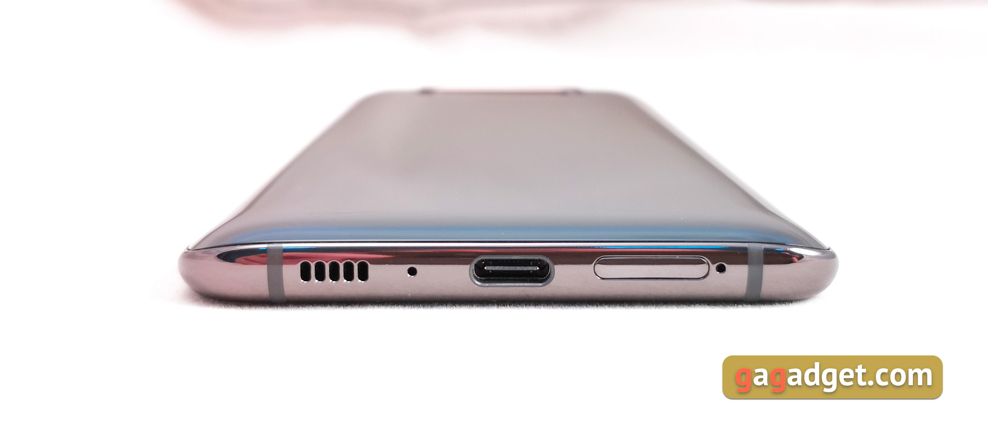 Огляд Samsung Galaxy A80: смартфон-експеримент з поворотною камерою та величезним дисплеєм-15