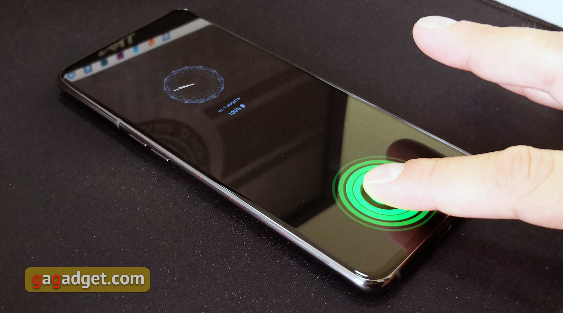 Огляд Samsung Galaxy A80: смартфон-експеримент з поворотною камерою та величезним дисплеєм-71