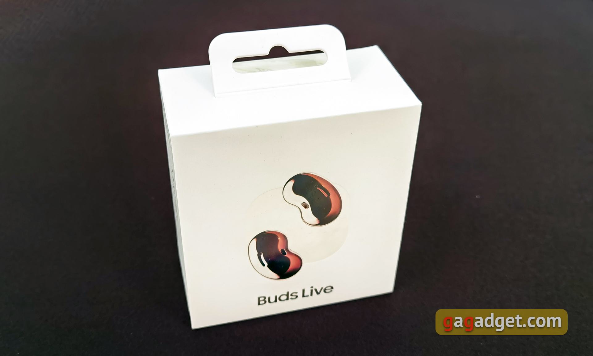 Выпадают ли бобы из ушей? Обзор Samsung Galaxy Buds Live-2