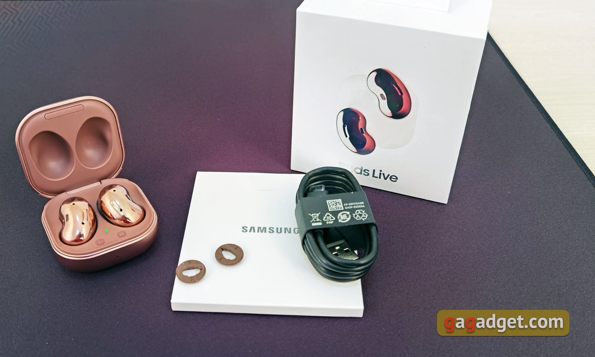 Выпадают ли бобы из ушей? Обзор Samsung Galaxy Buds Live-3