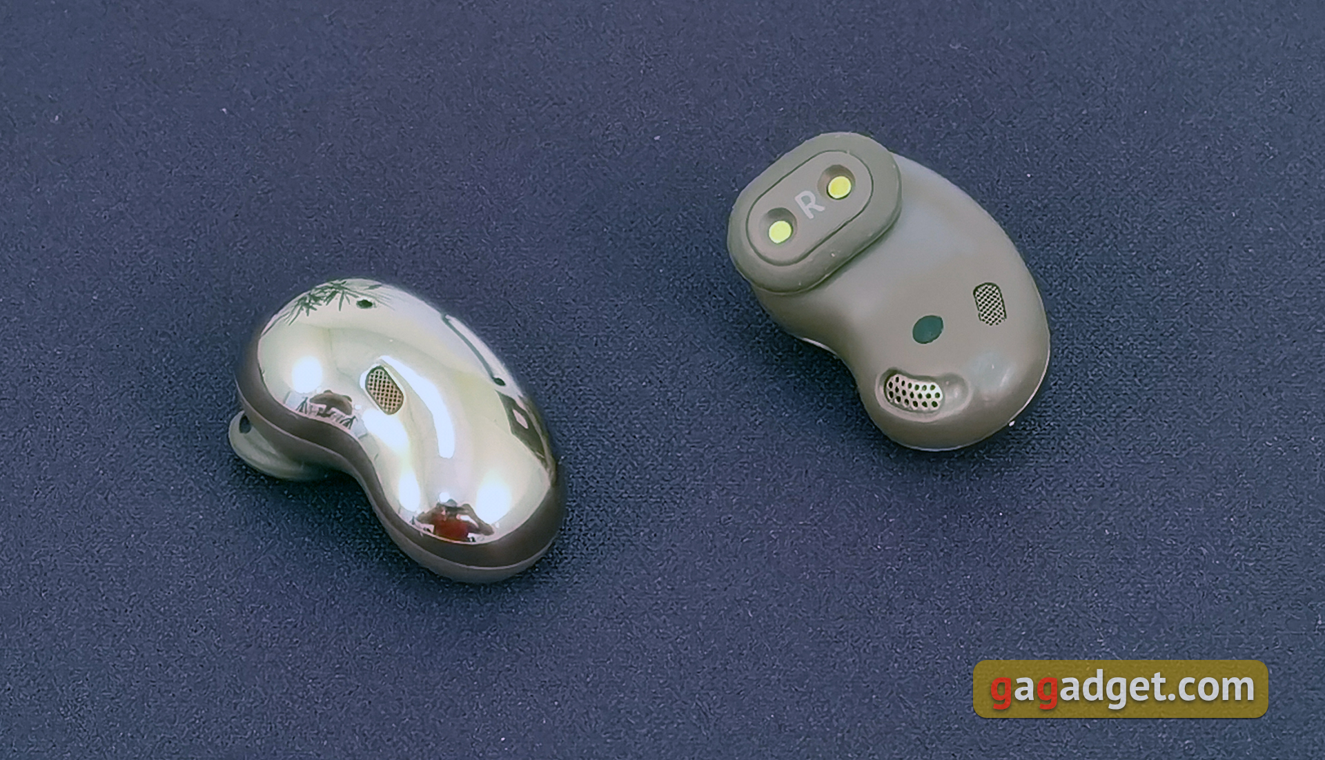 Выпадают ли бобы из ушей? Обзор Samsung Galaxy Buds Live-10