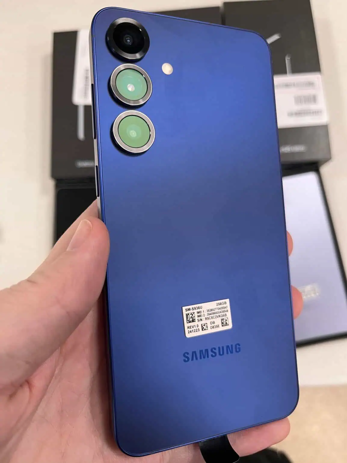 Galaxy S25 dans son emballage d'origine