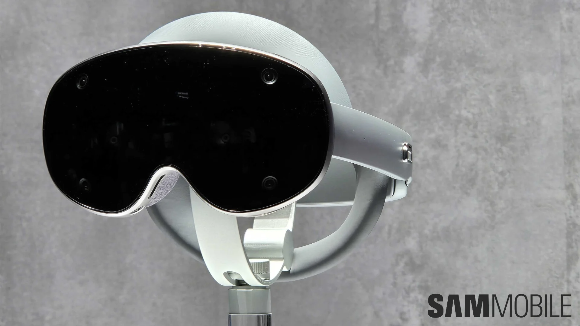Moohan project: XR wireless headset with cameras
