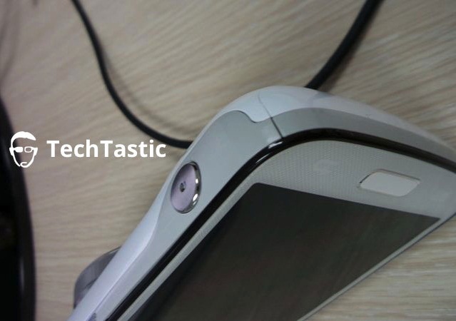 Фотографии смартфона-фотокамеры Samsung Galaxy S4 Zoom с 10-кратным оптическим зумом-3