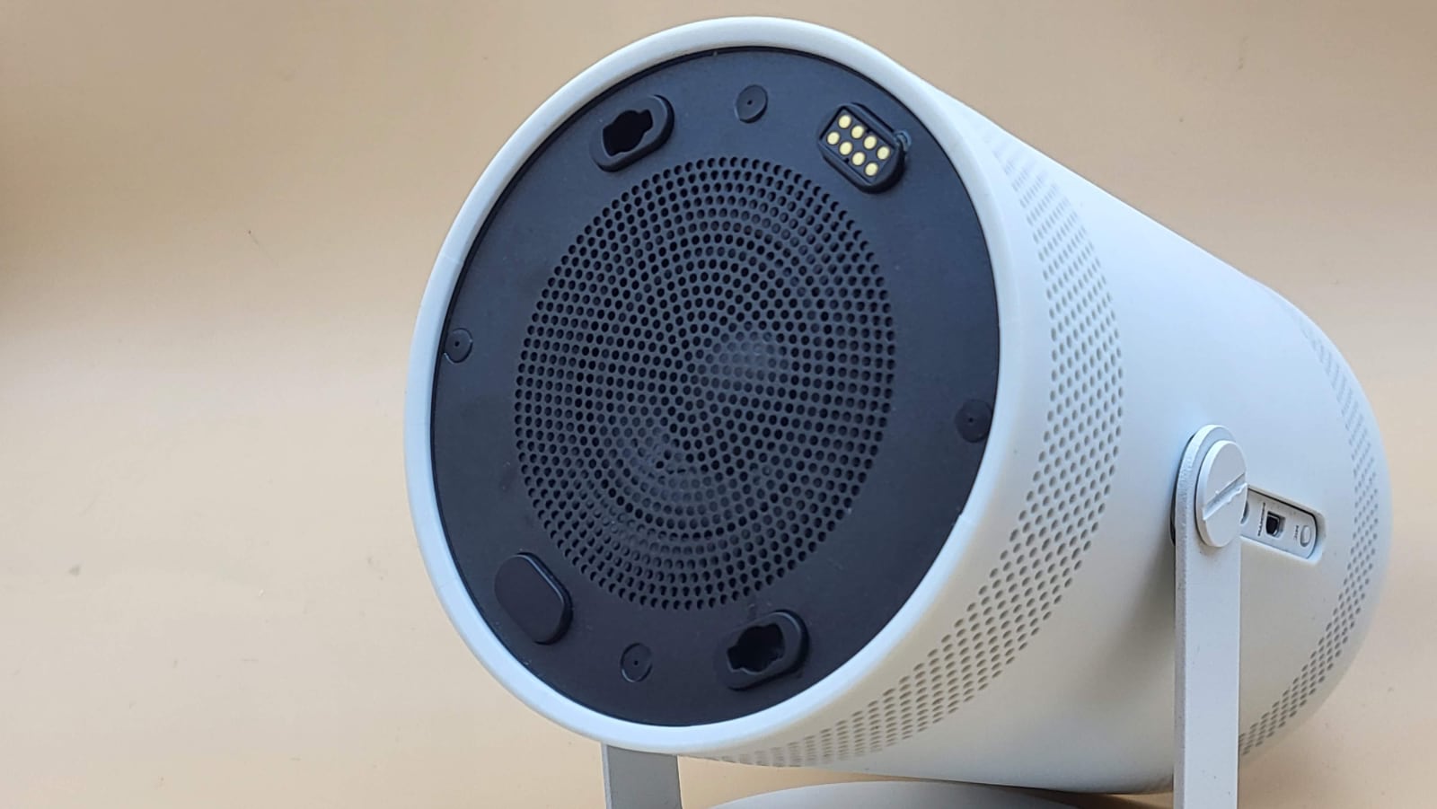 Больше, чем просто портативный проектор: 6 профессий Samsung The Freestyle-28