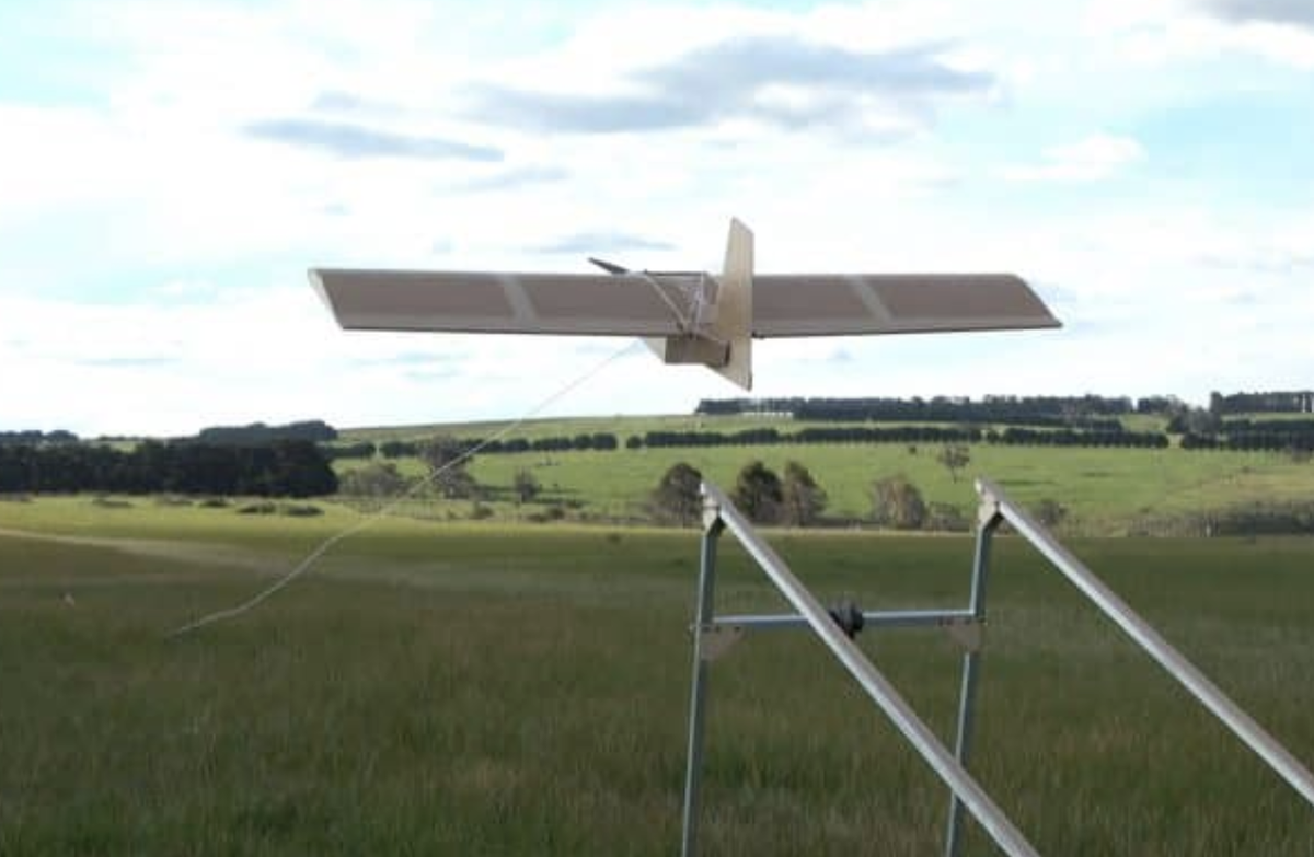 Les drones australiens en carton SYPAQ pourraient toucher cinq chasseurs Su-30 et MiG-29 sur le territoire russe, en contournant les défenses aériennes.