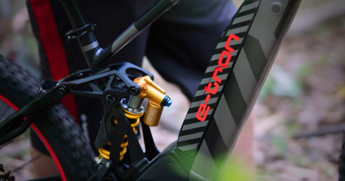 Электровелосипед Audi eMTB 2.0 на фоне природы