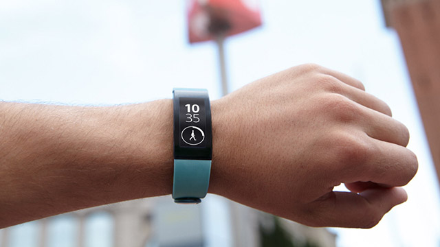 «Умные» гаджеты Sony SmartBand Talk и SmartWatch 3 на IFA 2014-2