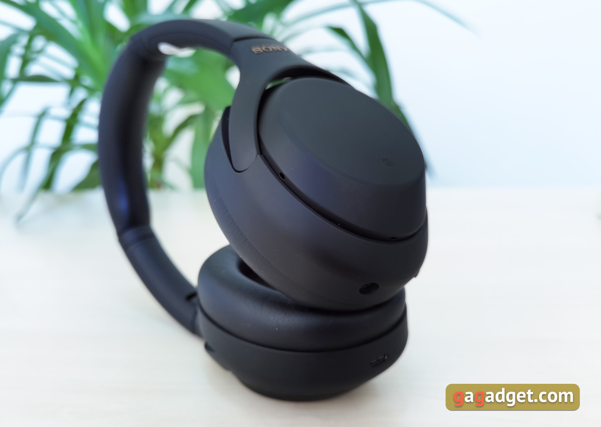 Sony WH-1000XM4 review: still the best full-size noise-cancelling headphones-11
