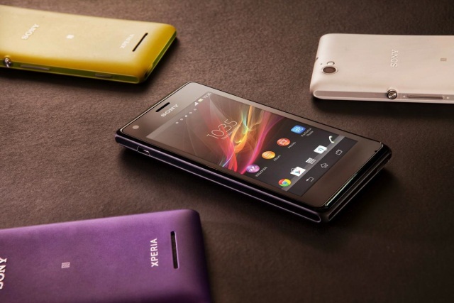 Недорогой Android-смартфон Sony Xperia M с 4-дюймовым TFT-дисплеем 854x480 и поддержкой NFC
