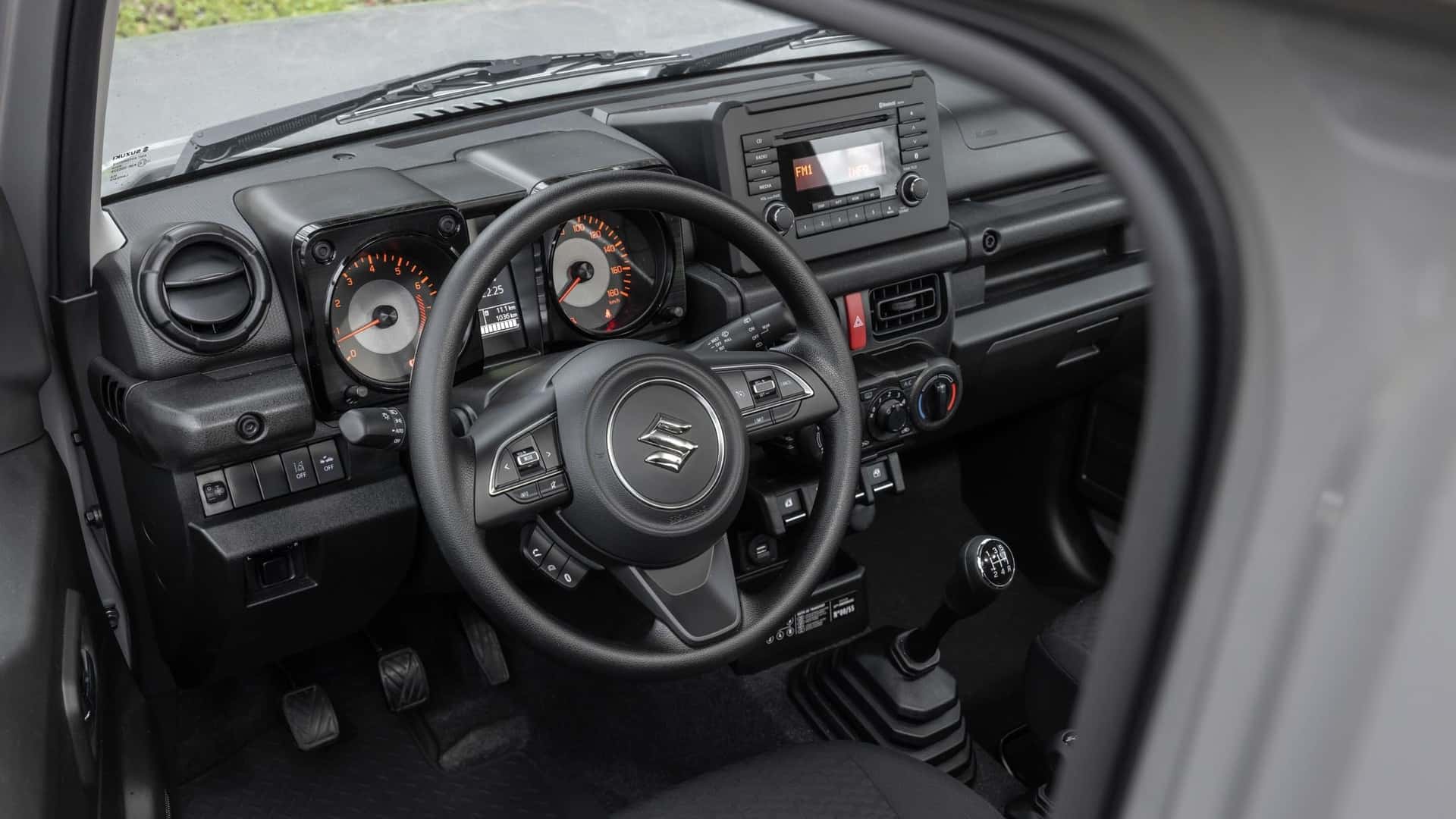 Suzuki Jimny 55ème Anniversaire во Франции - фото 6