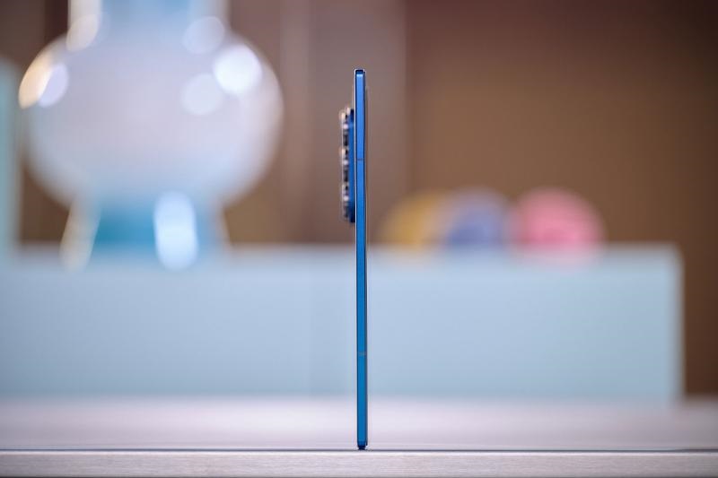Смартфон Samsung Galaxy Z Fold 7 у динаміці