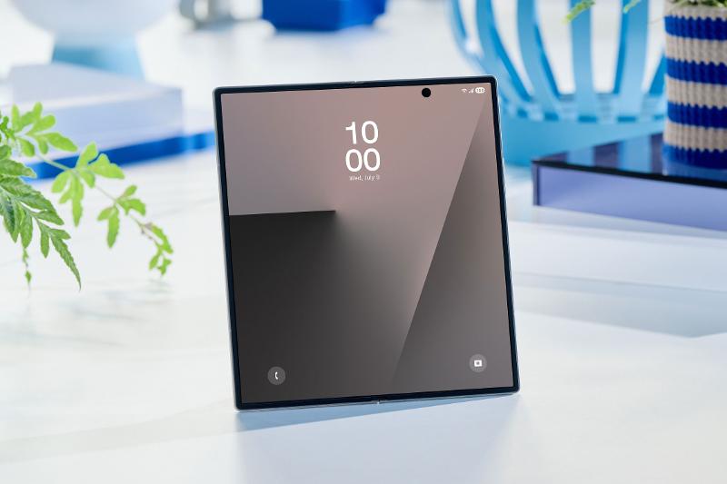 Samsung Galaxy Z Fold 7: дизайн і функціонал