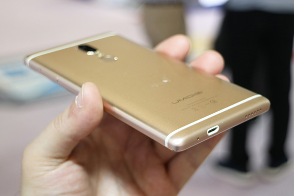 umidigi_crystal_hk-4.jpg