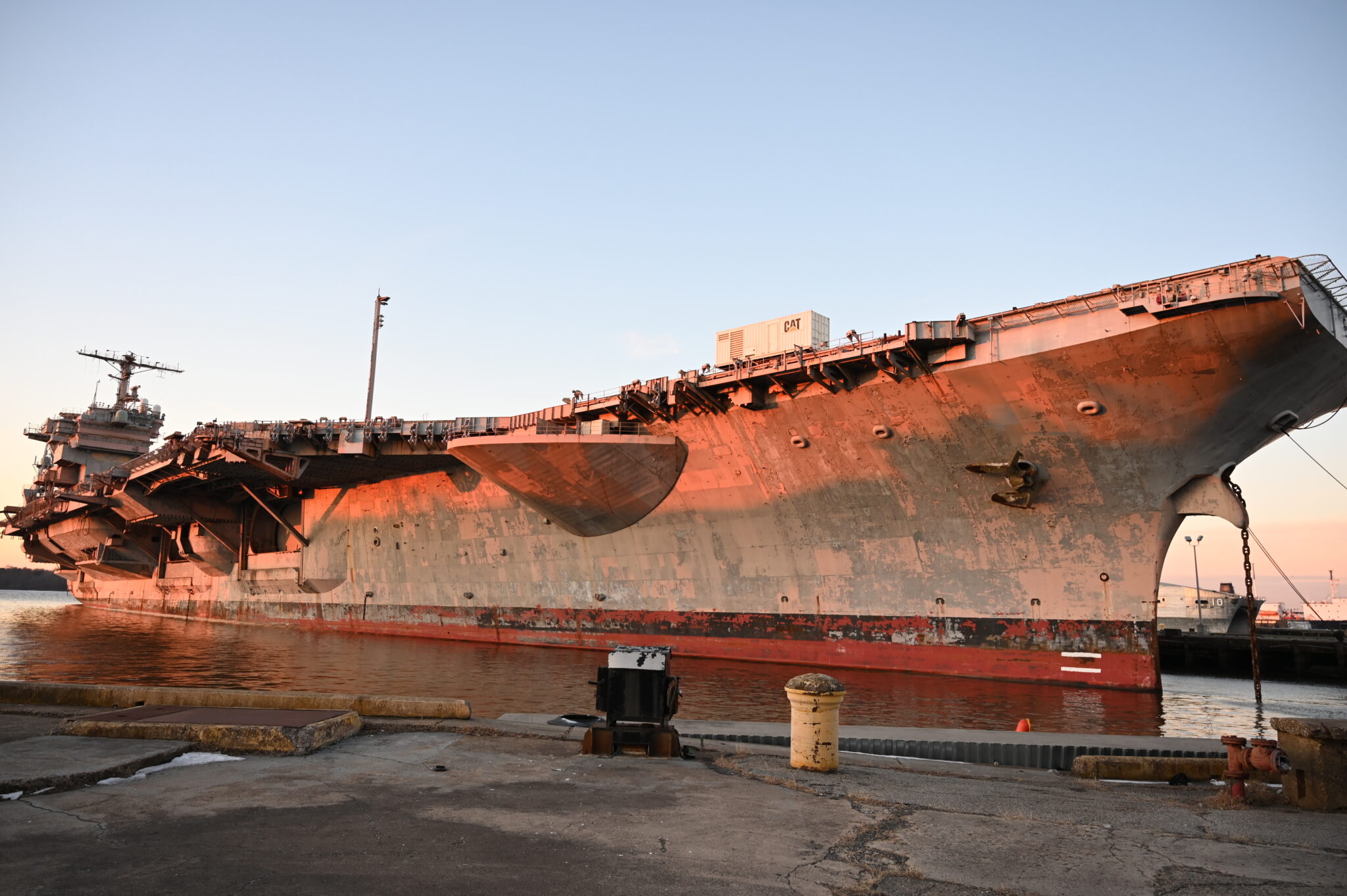 Авіаносець USS John F. Kennedy (CV 67) зі звичайним двигуном
