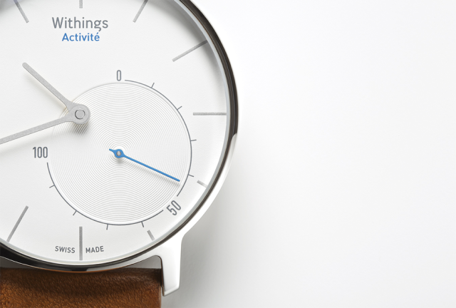 Фитнес-трекер поместили в классические швейцарские часы: Withings Activité-2