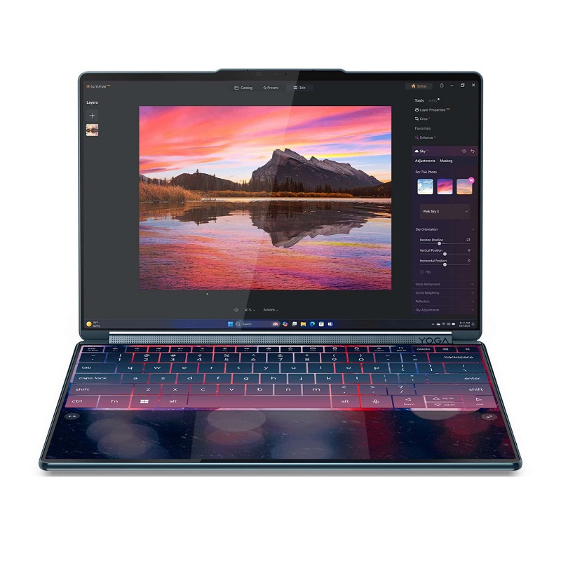 Ноутбук Yoga Book 9i в развернутом виде
