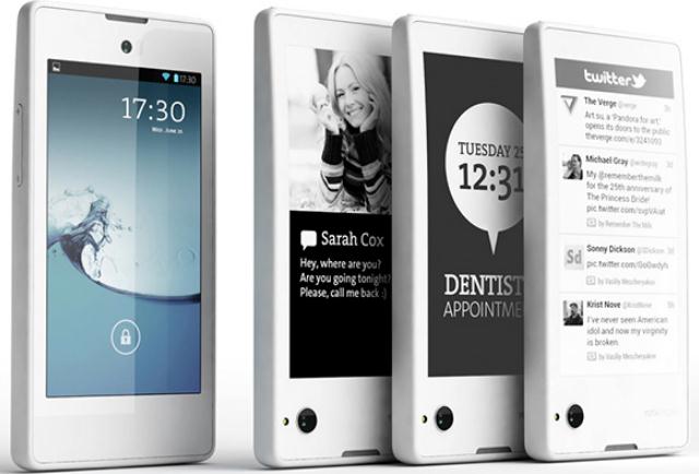 Двухэкранный смартфон YotaPhone поступил в продажу