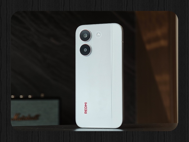 Фото Redmi Turbo 5 з задньої сторони