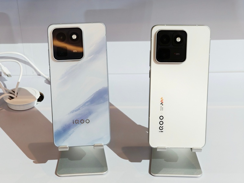 Жива фотографія iQOO 15T 3