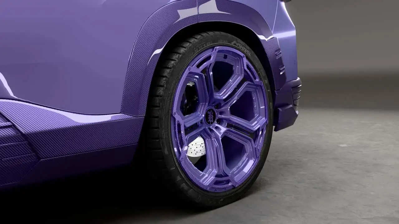 BMW XM вид сбоку в цвете Lunar Lilac