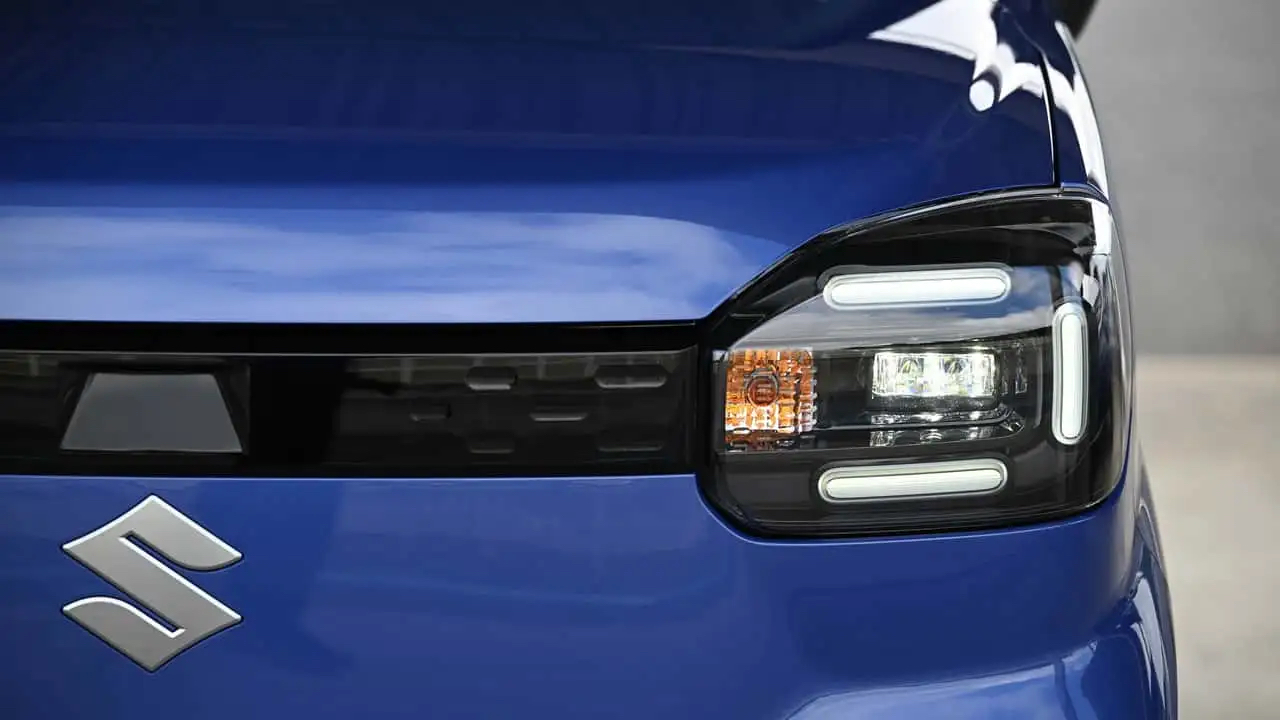 Suzuki e Sky задня частина